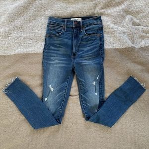 🚨SOLD🚨 Abercrombie & Fitch Ultra High Rise Super Skinny Jean